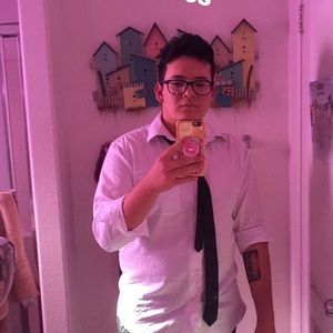 Meet your Posher, Cesar